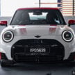 2025 MINI JCW Electric 完整实拍图集+简单评测, 续航里程371公里, 5.9秒破百, 驾驶感最纯粹的纯电动掀背小钢炮