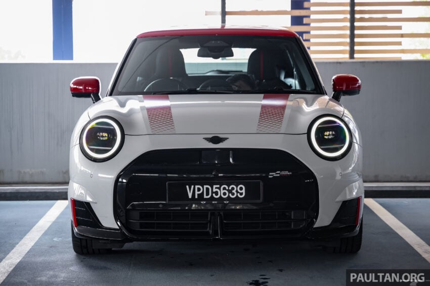 2025 MINI JCW Electric 完整实拍图集+简单评测, 续航里程371公里, 5.9秒破百, 驾驶感最纯粹的纯电动掀背小钢炮 307923