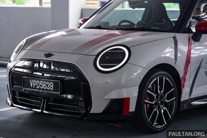 2025 MINI JCW Electric 完整实拍图集+简单评测, 续航里程371公里, 5.9秒破百, 驾驶感最纯粹的纯电动掀背小钢炮 307929