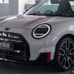 2025 MINI JCW Electric 完整实拍图集+简单评测, 续航里程371公里, 5.9秒破百, 驾驶感最纯粹的纯电动掀背小钢炮