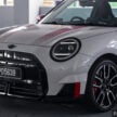 2025 MINI JCW Electric 完整实拍图集+简单评测, 续航里程371公里, 5.9秒破百, 驾驶感最纯粹的纯电动掀背小钢炮