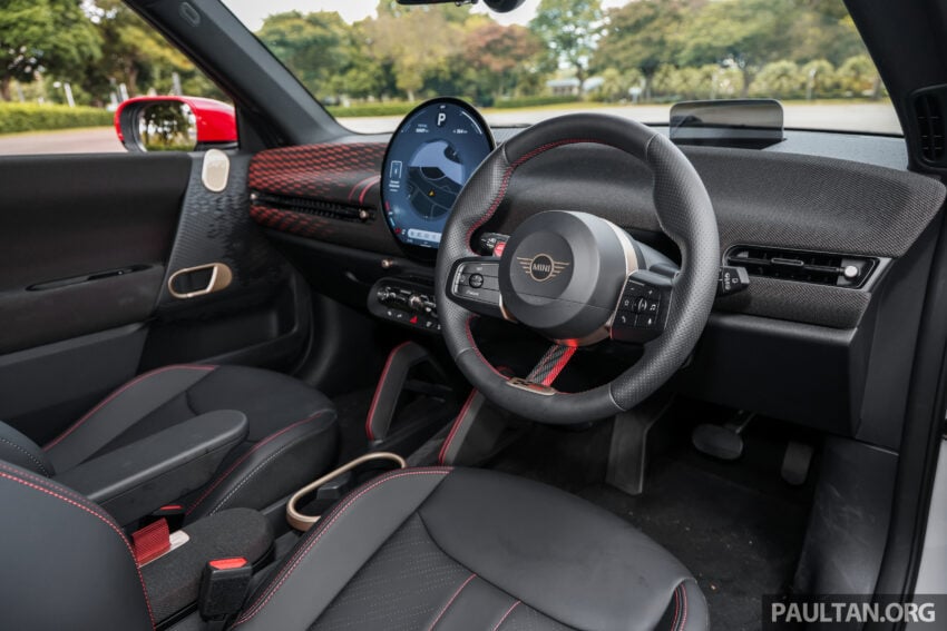2025 MINI JCW Electric 完整实拍图集+简单评测, 续航里程371公里, 5.9秒破百, 驾驶感最纯粹的纯电动掀背小钢炮 307936