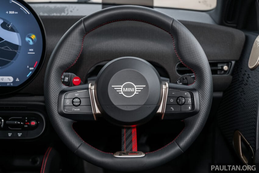 2025 MINI JCW Electric 完整实拍图集+简单评测, 续航里程371公里, 5.9秒破百, 驾驶感最纯粹的纯电动掀背小钢炮 307938