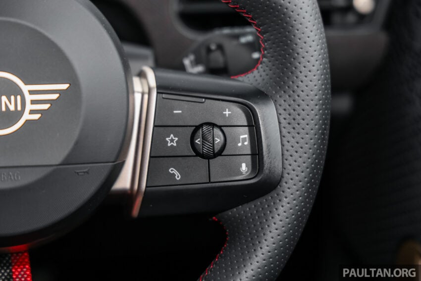 2025 MINI JCW Electric 完整实拍图集+简单评测, 续航里程371公里, 5.9秒破百, 驾驶感最纯粹的纯电动掀背小钢炮 307940