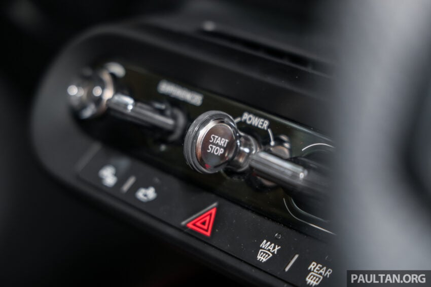 2025 MINI JCW Electric 完整实拍图集+简单评测, 续航里程371公里, 5.9秒破百, 驾驶感最纯粹的纯电动掀背小钢炮 307986