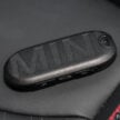 2025 MINI JCW Electric 完整实拍图集+简单评测, 续航里程371公里, 5.9秒破百, 驾驶感最纯粹的纯电动掀背小钢炮