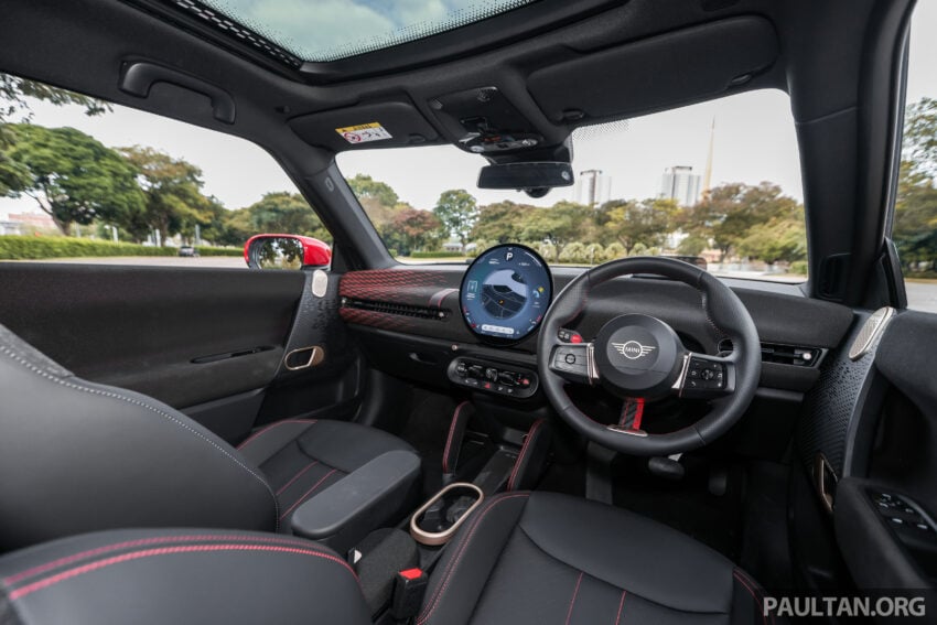 2025 MINI JCW Electric 完整实拍图集+简单评测, 续航里程371公里, 5.9秒破百, 驾驶感最纯粹的纯电动掀背小钢炮 308000