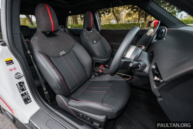 2025 MINI JCW Electric 完整实拍图集+简单评测, 续航里程371公里, 5.9秒破百, 驾驶感最纯粹的纯电动掀背小钢炮