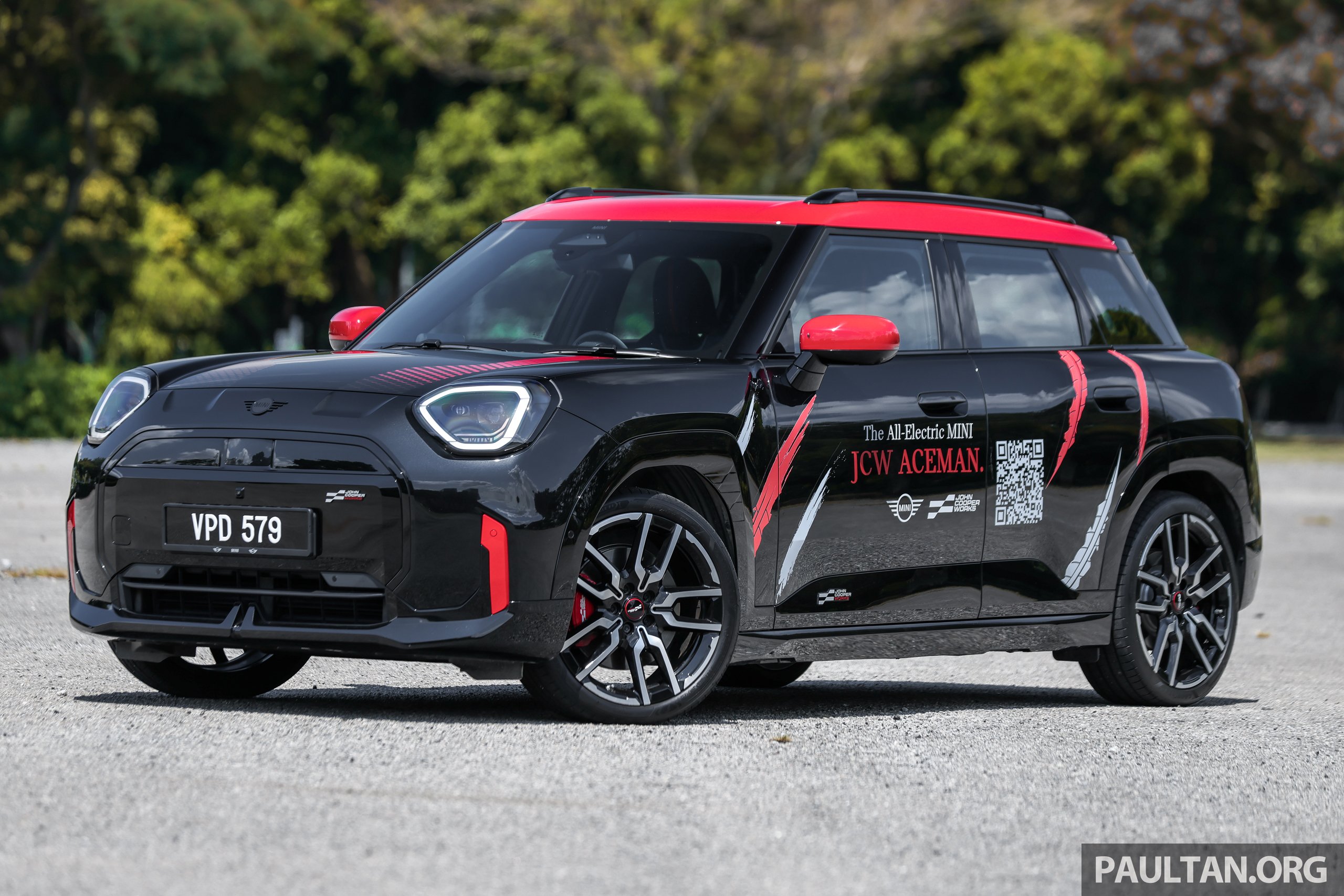 试驾：MINI JCW Aceman Electric，电动时代的卡丁车味
