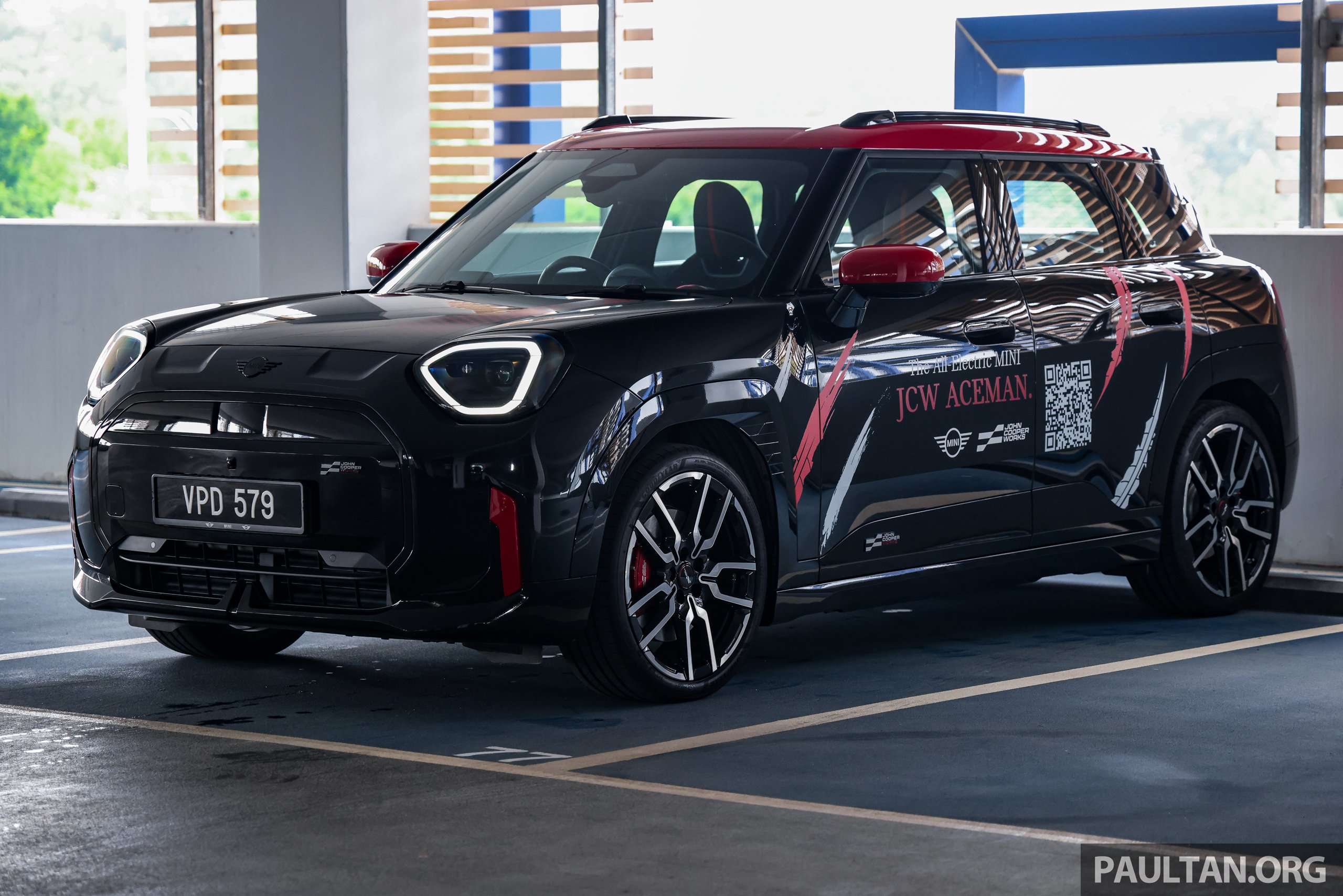 试驾：MINI JCW Aceman Electric，电动时代的卡丁车味