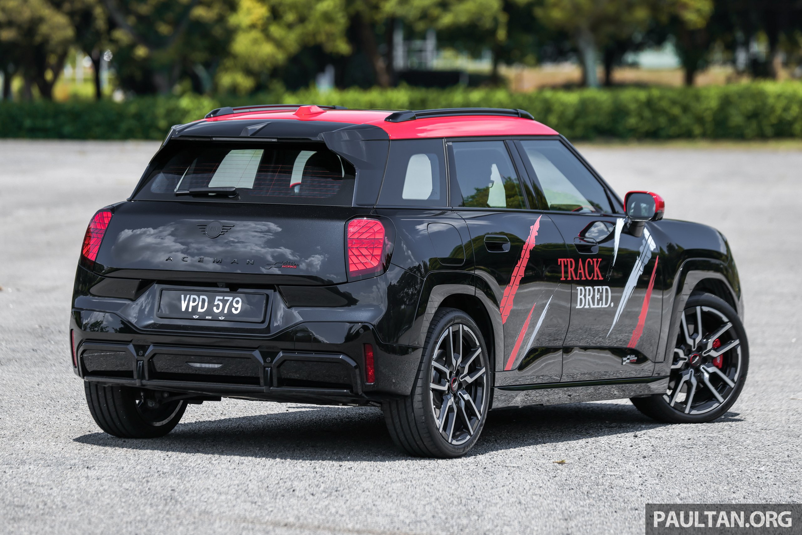 试驾：MINI JCW Aceman Electric，电动时代的卡丁车味