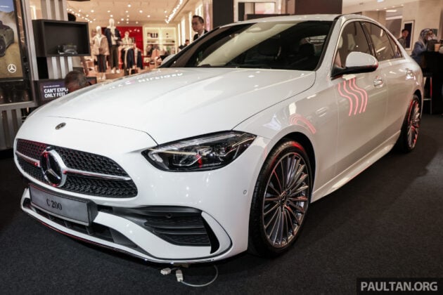 2025 Mercedes-Benz C200 AMG Line 本地上市, 标配原厂AMG运动化套件, 1.5L四缸微型油电, 官方售价29.3万