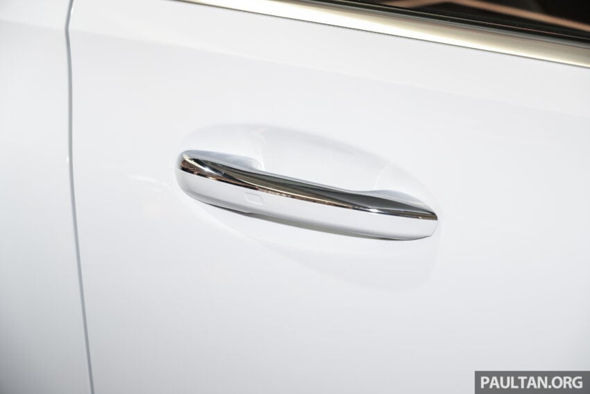 2025 Mercedes-Benz C200 AMG Line 本地上市, 标配原厂AMG运动化套件, 1.5L四缸微型油电, 官方售价29.3万 307594