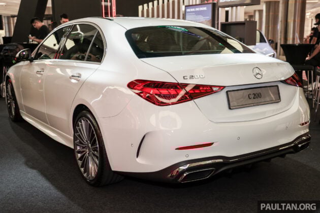 2025 Mercedes-Benz C200 AMG Line 本地上市, 标配原厂AMG运动化套件, 1.5L四缸微型油电, 官方售价29.3万