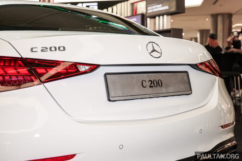 2025 Mercedes-Benz C200 AMG Line 本地上市, 标配原厂AMG运动化套件, 1.5L四缸微型油电, 官方售价29.3万 307603