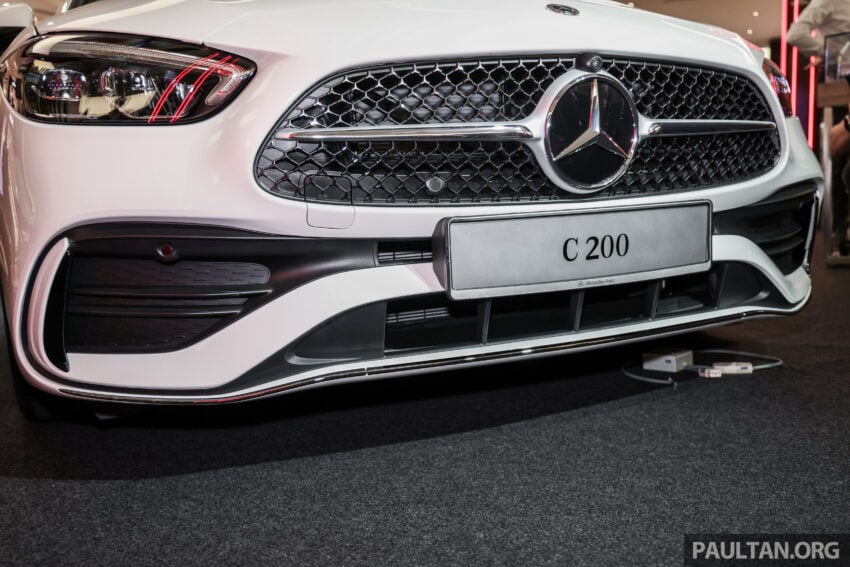 2025 Mercedes-Benz C200 AMG Line 本地上市, 标配原厂AMG运动化套件, 1.5L四缸微型油电, 官方售价29.3万 307590
