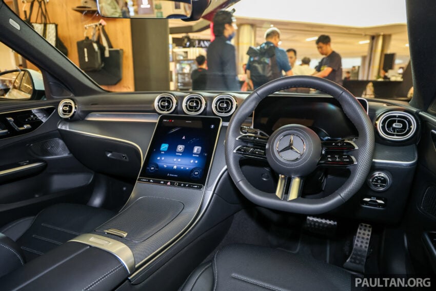 2025 Mercedes-Benz C200 AMG Line 本地上市, 标配原厂AMG运动化套件, 1.5L四缸微型油电, 官方售价29.3万 307660