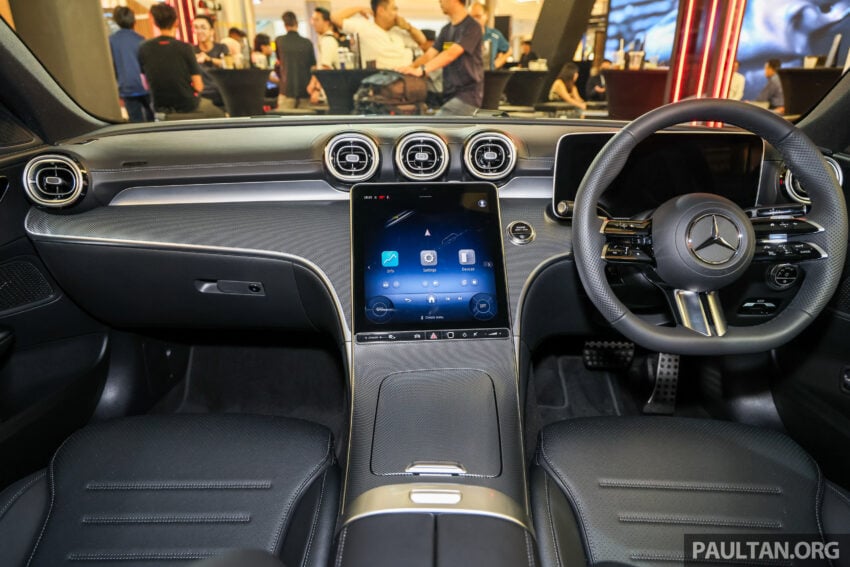 2025 Mercedes-Benz C200 AMG Line 本地上市, 标配原厂AMG运动化套件, 1.5L四缸微型油电, 官方售价29.3万 307612