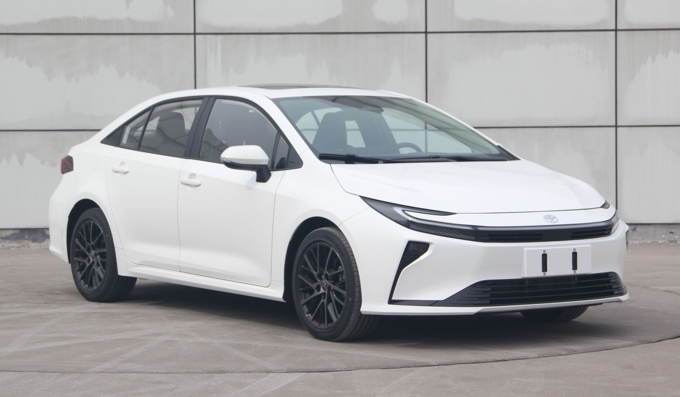 2026 Toyota Corolla Sedan 小改款中国工信部申报信息首曝！全新面貌，采用与 Prius 相似的前脸造型，明年来马？