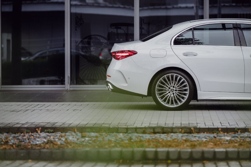 2025 Mercedes-Benz C200 AMG Line 本地上市, 标配原厂AMG运动化套件, 1.5L四缸微型油电, 官方售价29.3万 307438