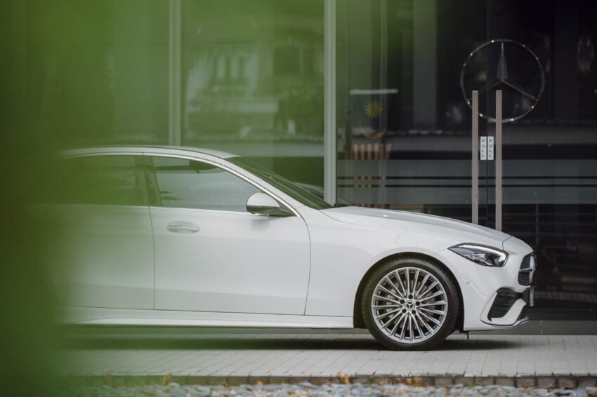 2025 Mercedes-Benz C200 AMG Line 本地上市, 标配原厂AMG运动化套件, 1.5L四缸微型油电, 官方售价29.3万 307439
