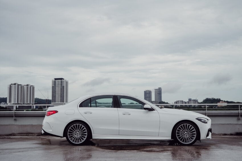 2025 Mercedes-Benz C200 AMG Line 本地上市, 标配原厂AMG运动化套件, 1.5L四缸微型油电, 官方售价29.3万 307496