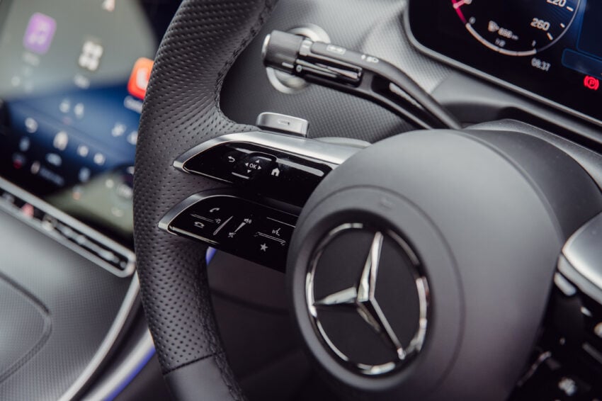 2025 Mercedes-Benz C200 AMG Line 本地上市, 标配原厂AMG运动化套件, 1.5L四缸微型油电, 官方售价29.3万 307462