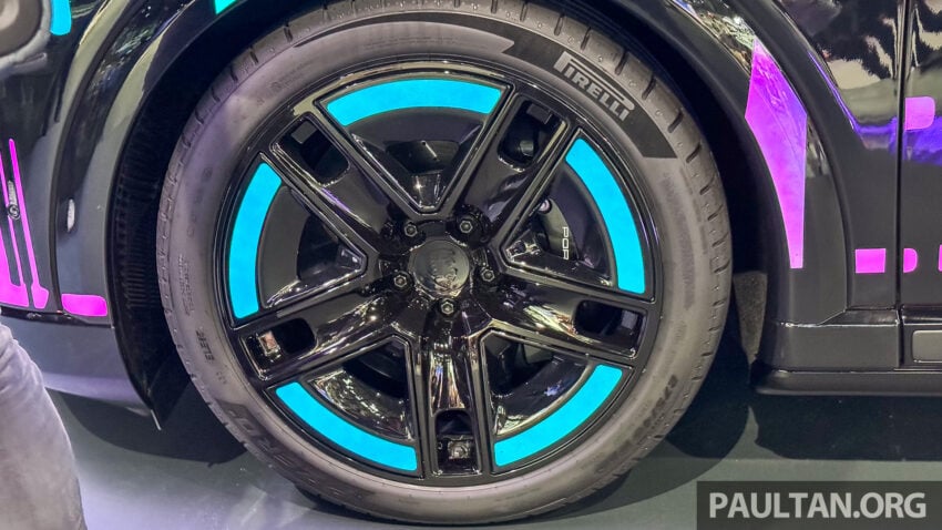 Porsche 发布 11 kW 无线 AC 充电技术！号称全球首家提供无线充电方案的车企，下一代纯电动 Cayenne 率先适配 306992