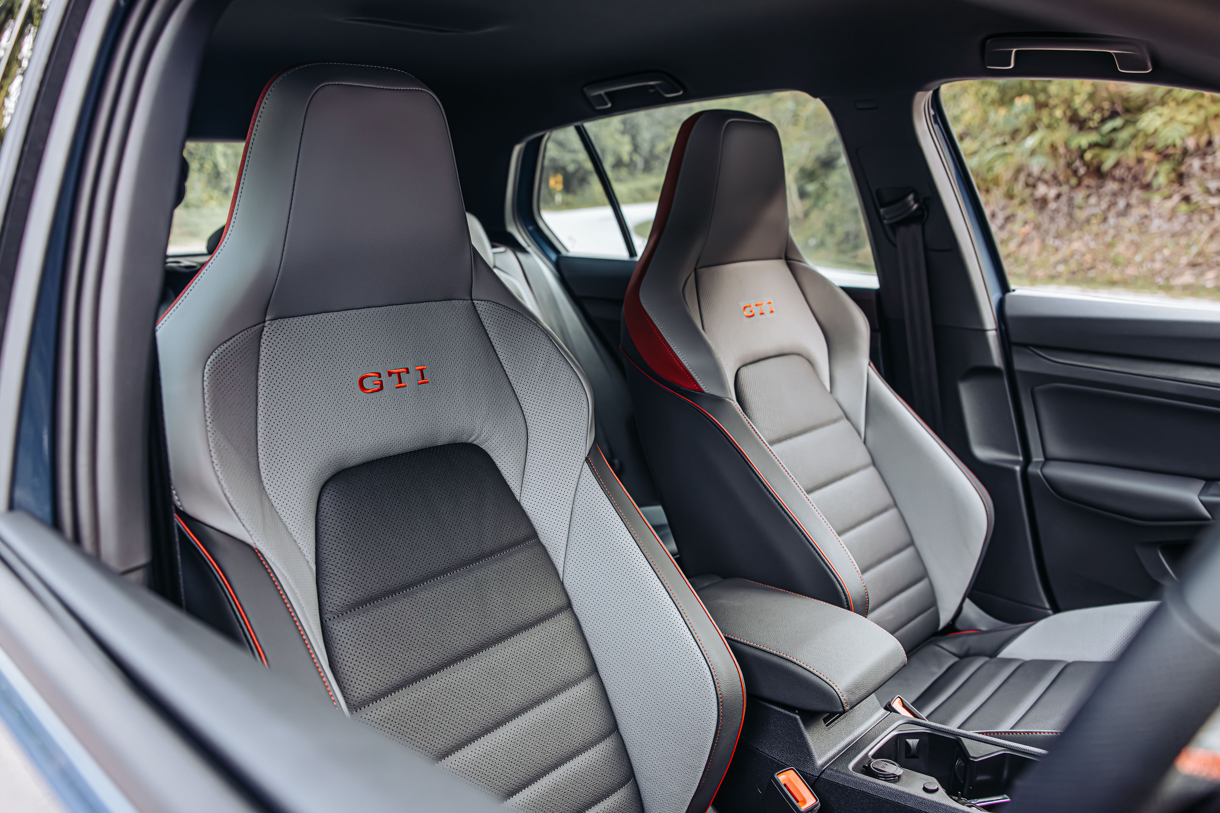 Volkswagen Golf Mk8.5 小改款本地发布!R-Line 改搭1.5L轻混系统;GTI 动力提升至265 PS,售价RM249,990