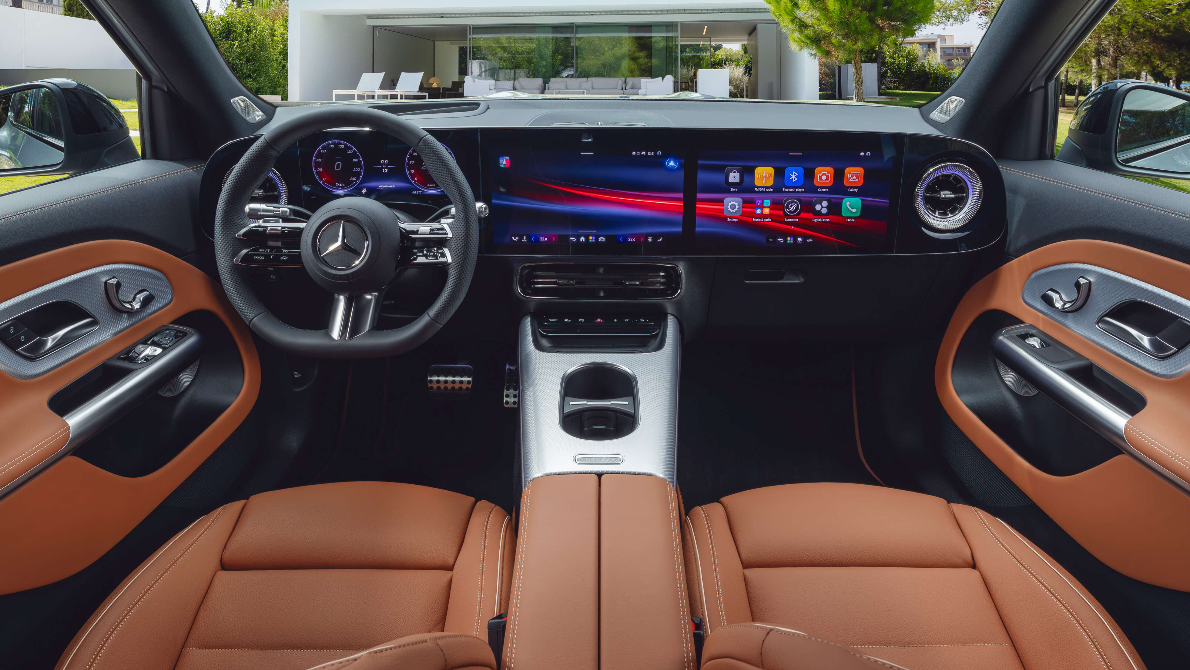 全新二代 Mercedes-Benz GLB 亮相！入门7座纯电SUV，最大续航达631公里、支持320 kW快充；混动版后续加入