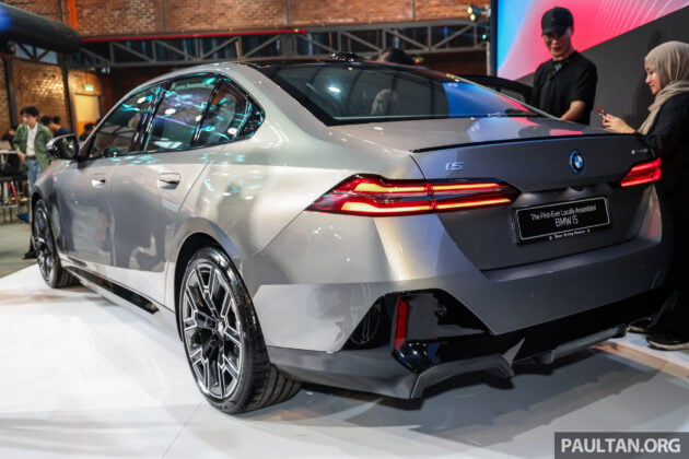2026 BMW i5 eDrive40 M Sport Pro 本地上市, 我国组装, 6秒破百, 续航里程627公里, 34分钟充电至80%, 36.9万起