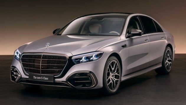 2026 Mercedes-Benz S-Class 小改款全球首发, 外观与内装有肉眼可见的改变, 科技感更上一层楼, 三屏幕中控台