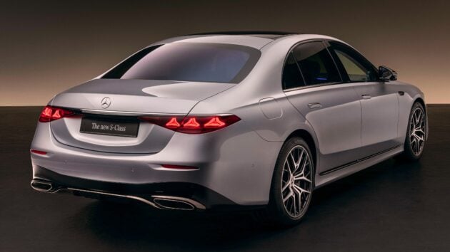 2026 Mercedes-Benz S-Class 小改款全球首发, 外观与内装有肉眼可见的改变, 科技感更上一层楼, 三屏幕中控台