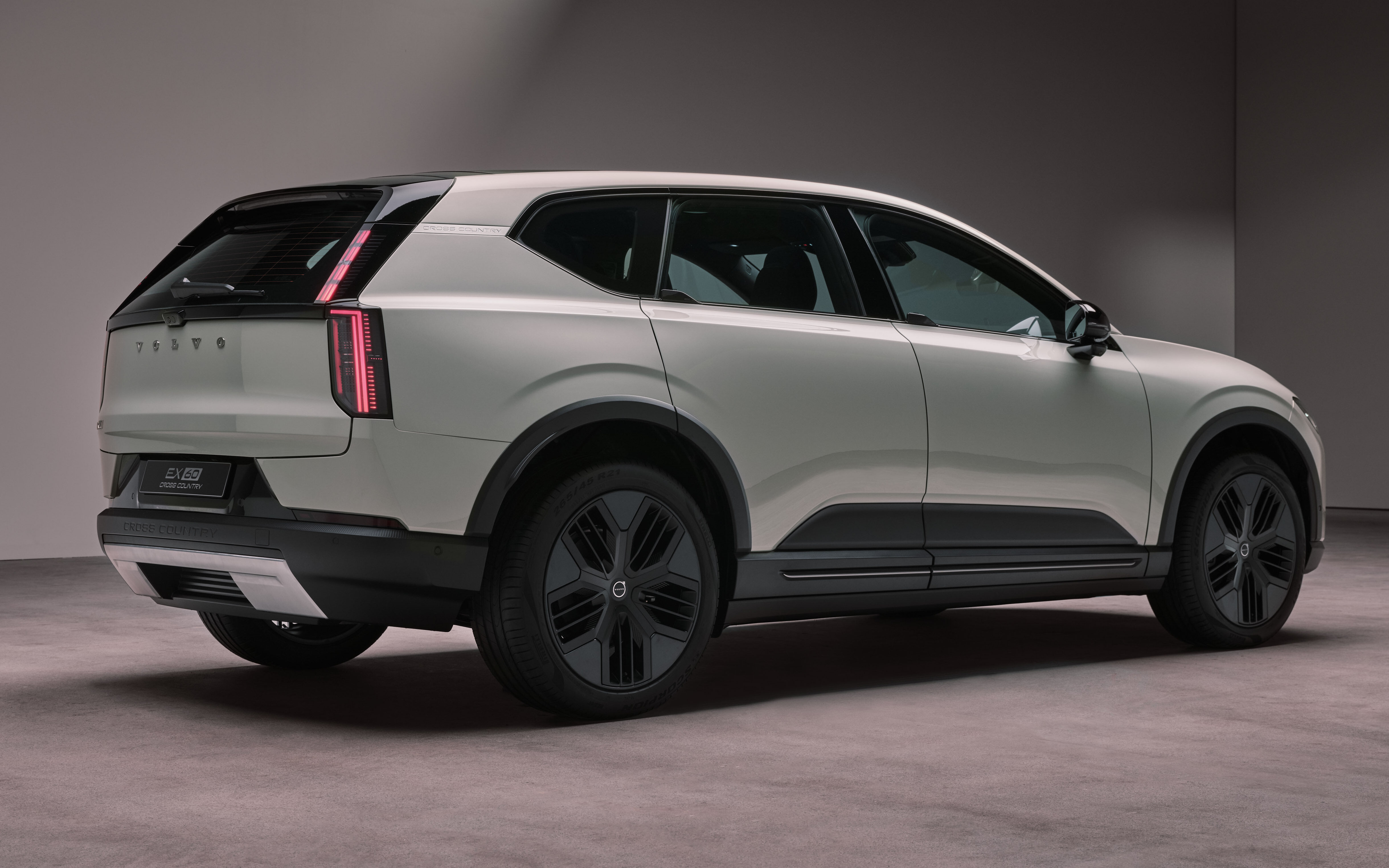 2026 Volvo EX60 首发登场!采用全新SPA3模组化平台和800V架构打造,支持400 kW快充,WLTP续航达810公里