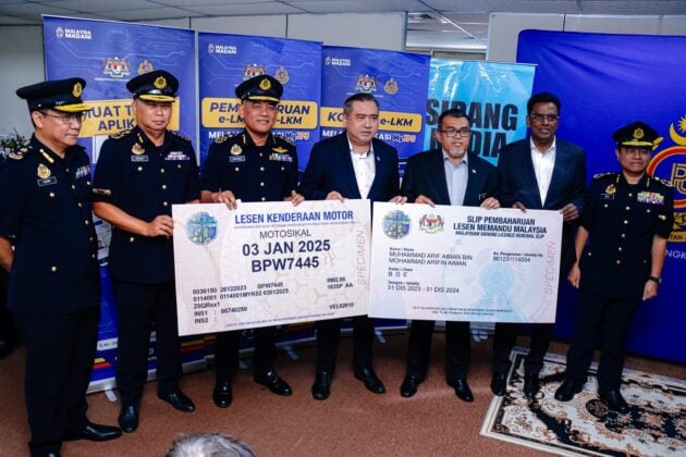 JPJ 与 Pos Malaysia 下月起停止发放私家车传统路税贴纸