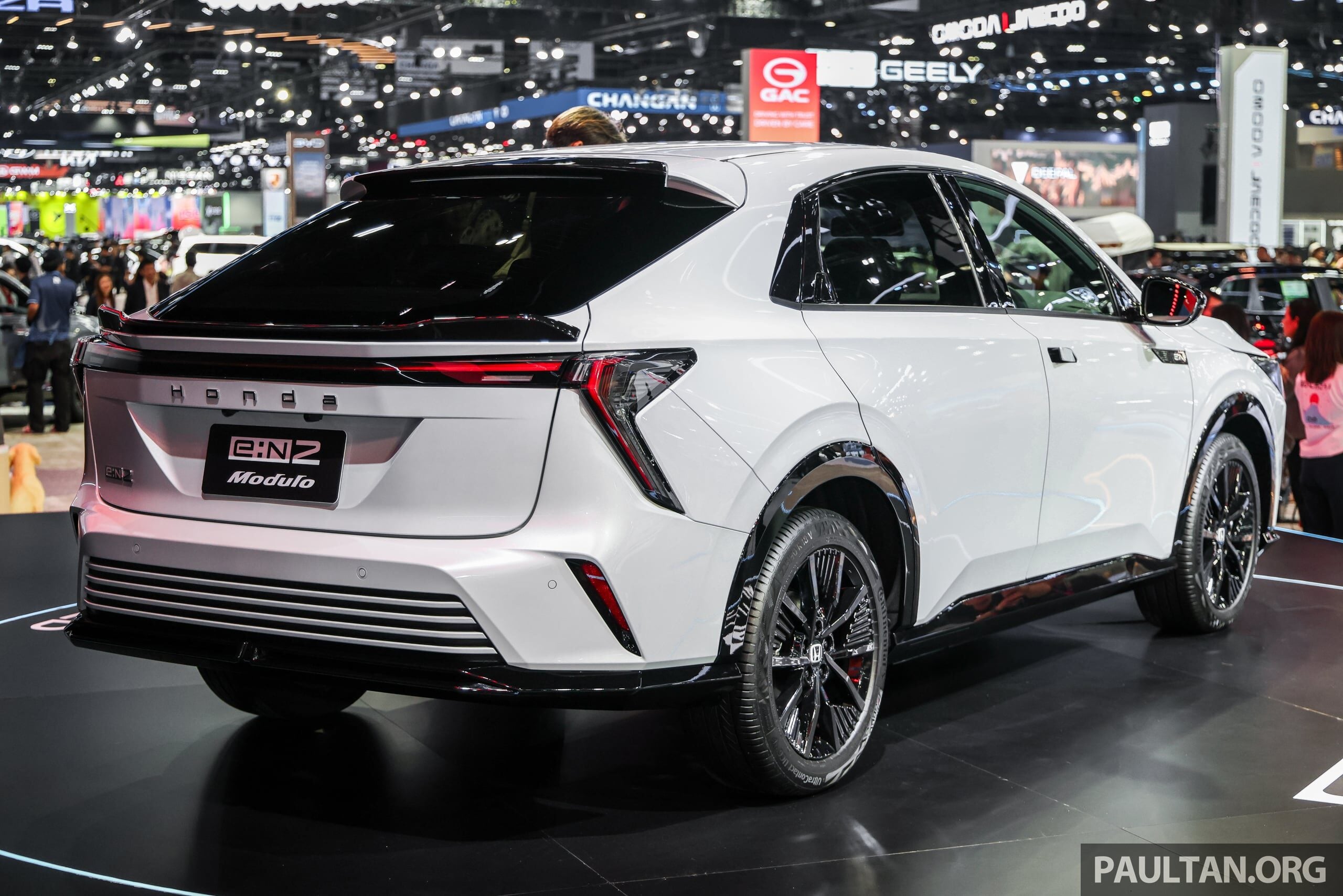 Honda e:N2 曼谷车展实拍!纯电动溜背SUV,最大输出204 PS/310 Nm、530公里NEDC续航,兑马币售 RM171k
