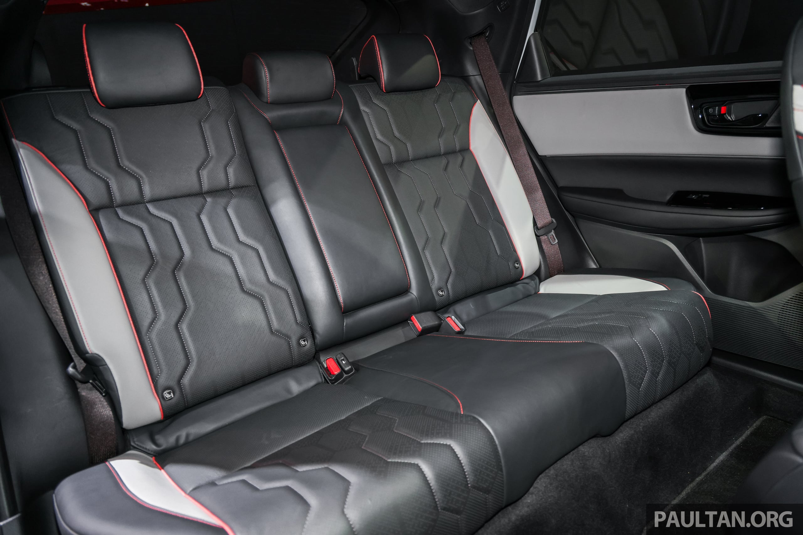 Honda e:N2 曼谷车展实拍!纯电动溜背SUV,最大输出204 PS/310 Nm、530公里NEDC续航,兑马币售 RM171k