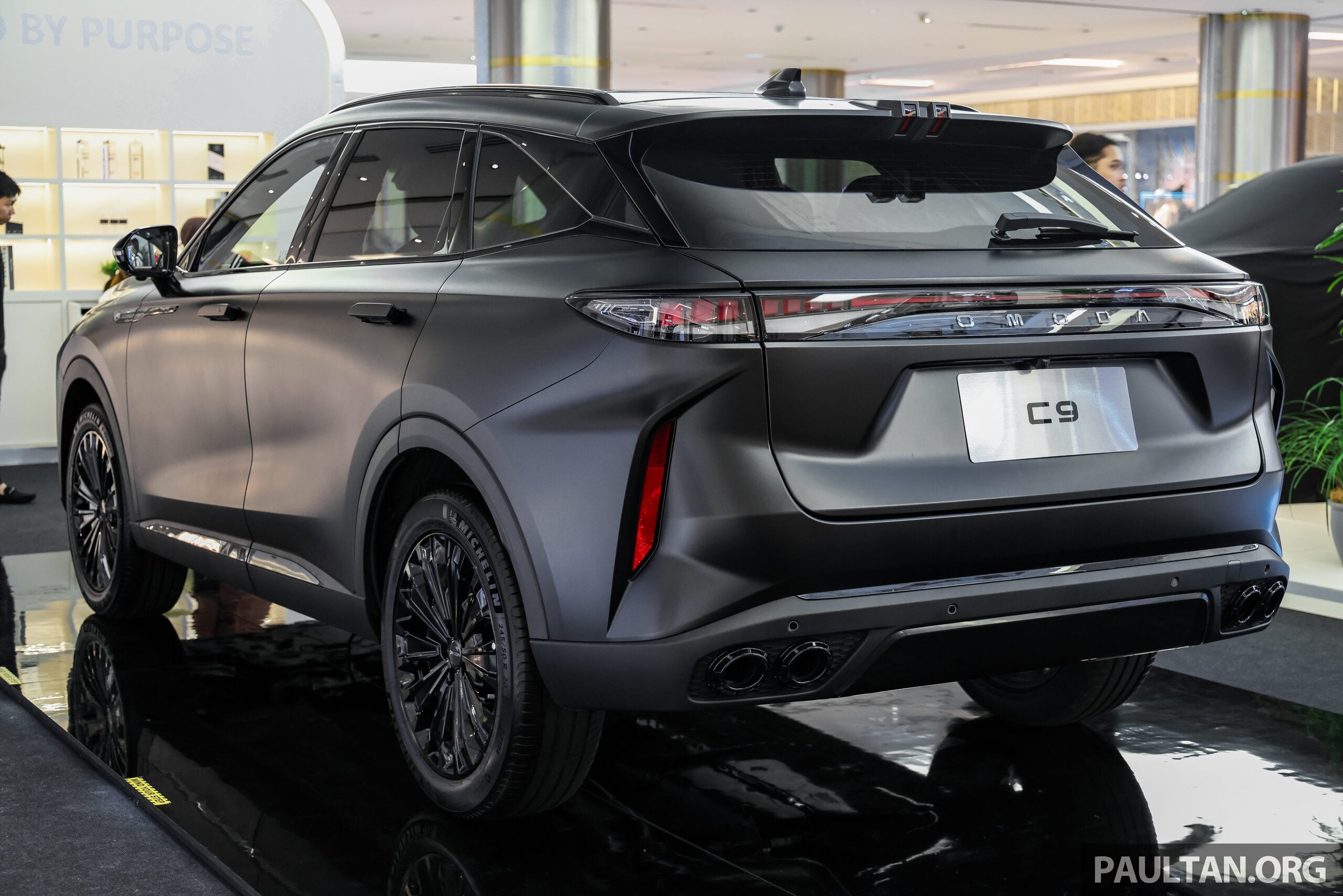 特仕版 Omoda C9 Matte Black Limited Edition 现身商场路演活动!限量发售、已开始交付新车,售价RM191,800