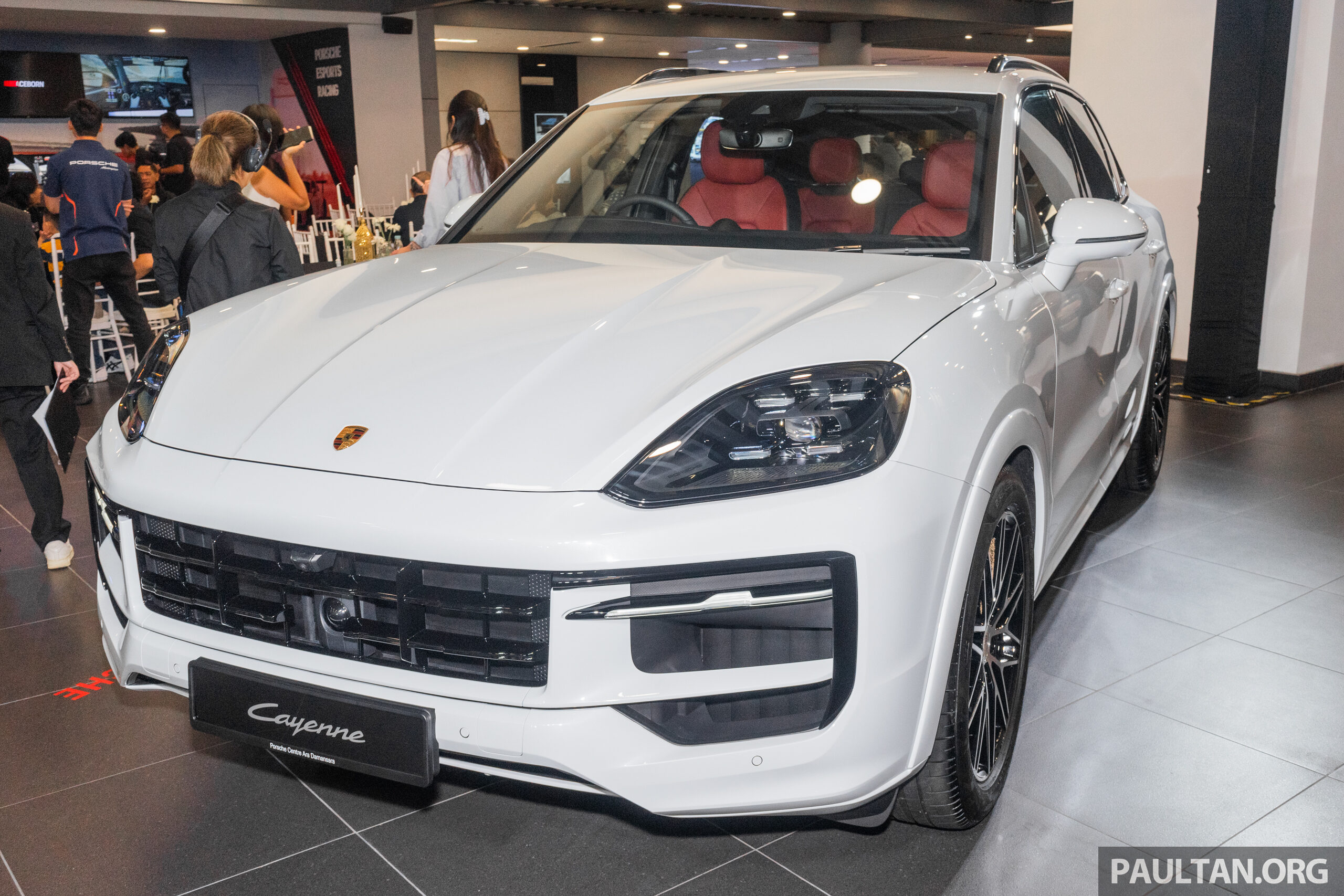 2026 Porsche Cayenne、Cayenne S E-Hybrid Coupé 小升级款本地亮相!换装21寸新样式轮毂、外型小幅调整