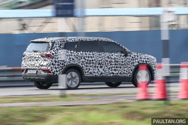2026 Proton X90 MC小改款宣传册被提前曝光, 改搭1.5 i-GT四缸涡轮增压引擎, 支持Apple CarPlay与Android Auto