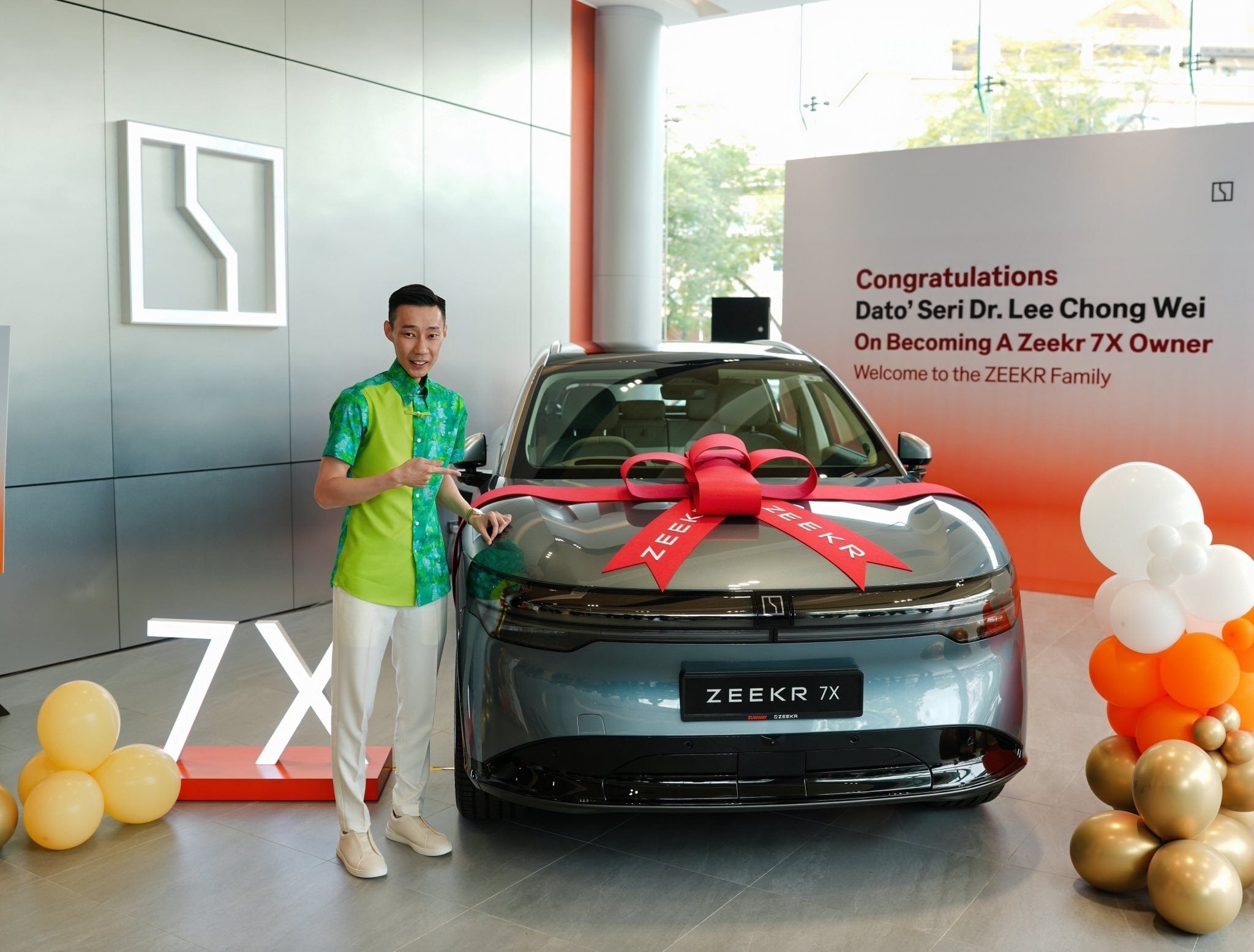 极氪再迎名人车主!大马羽球传奇李宗伟喜提 Zeekr 7X