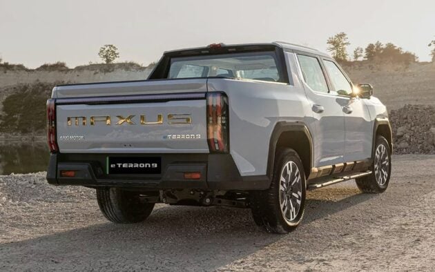 SAIC Maxus eTerron 9 纯电皮卡现身我国道路, 续航里程可达430公里, 5.8秒破百, 或趁西马柴油价高涨时来马?