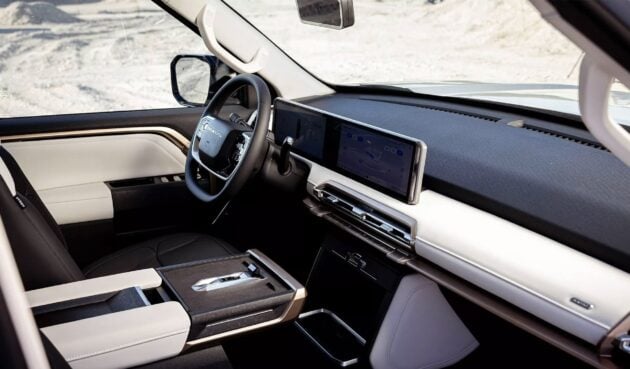 SAIC Maxus eTerron 9 纯电皮卡现身我国道路, 续航里程可达430公里, 5.8秒破百, 或趁西马柴油价高涨时来马?