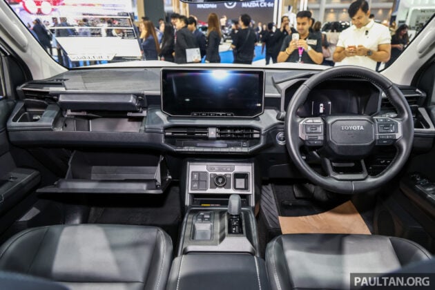 2026 Toyota Hilux BEV 纯电动皮卡我国正式发布, 续航里程257公里, 150kW DC快充与10kW AC慢充, 售价22.6万