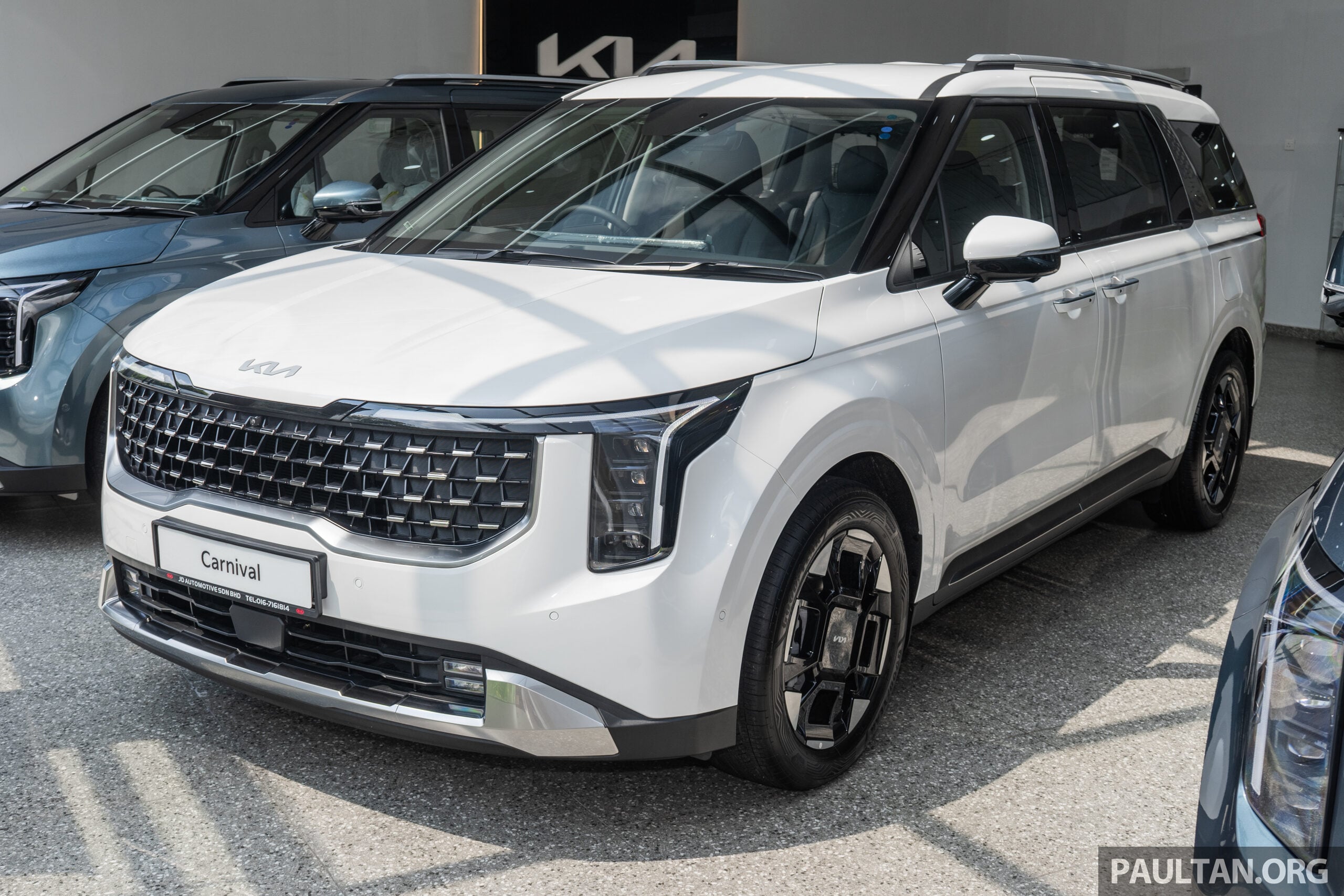 图集:2026 Kia Carnival 小改款八座版实拍!售RM239k