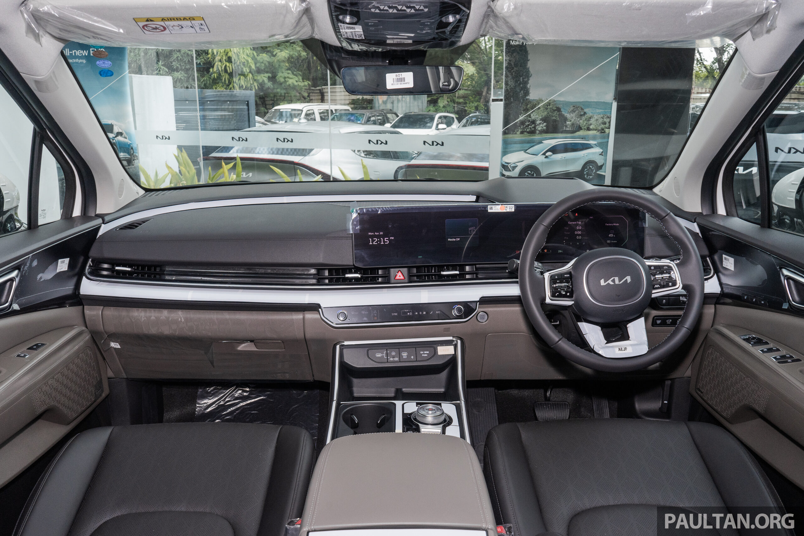 图集:2026 Kia Carnival 小改款八座版实拍!售RM239k