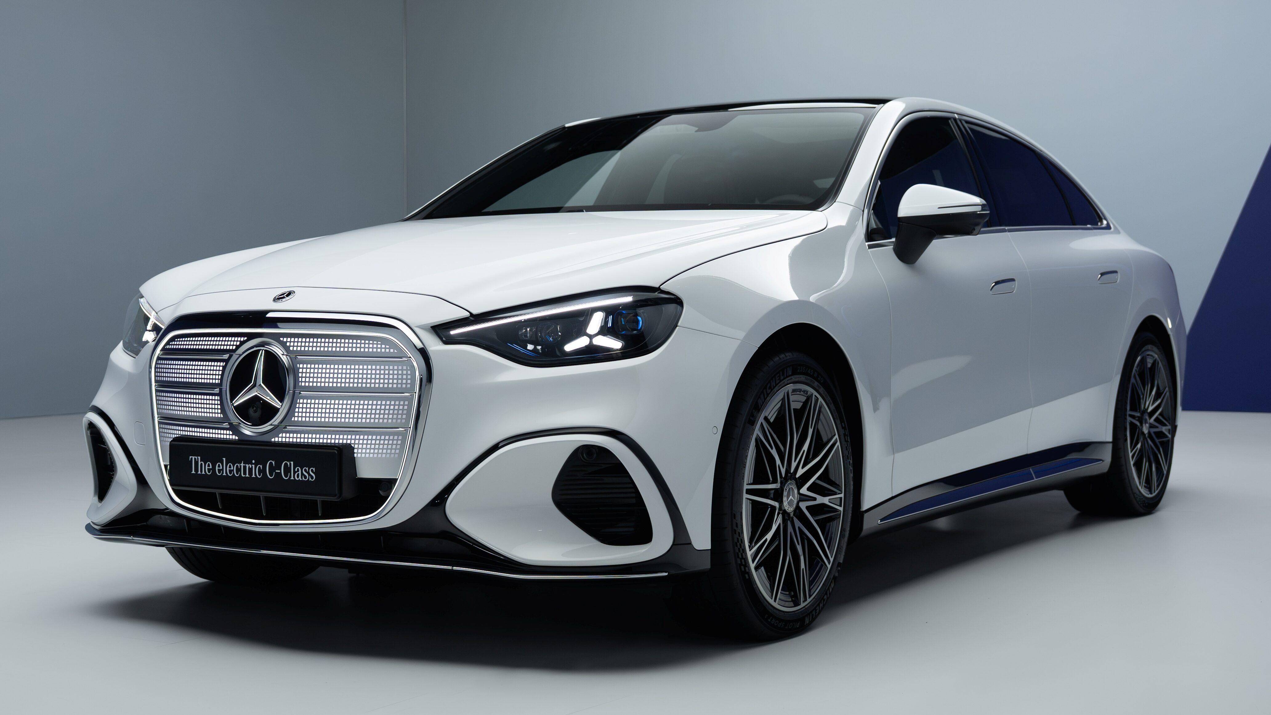全新 2026 Mercedes-Benz C-Class 纯电动版全球首发!39.1寸 MBUX Hyperscreen、WLTP 续航里程达762公里