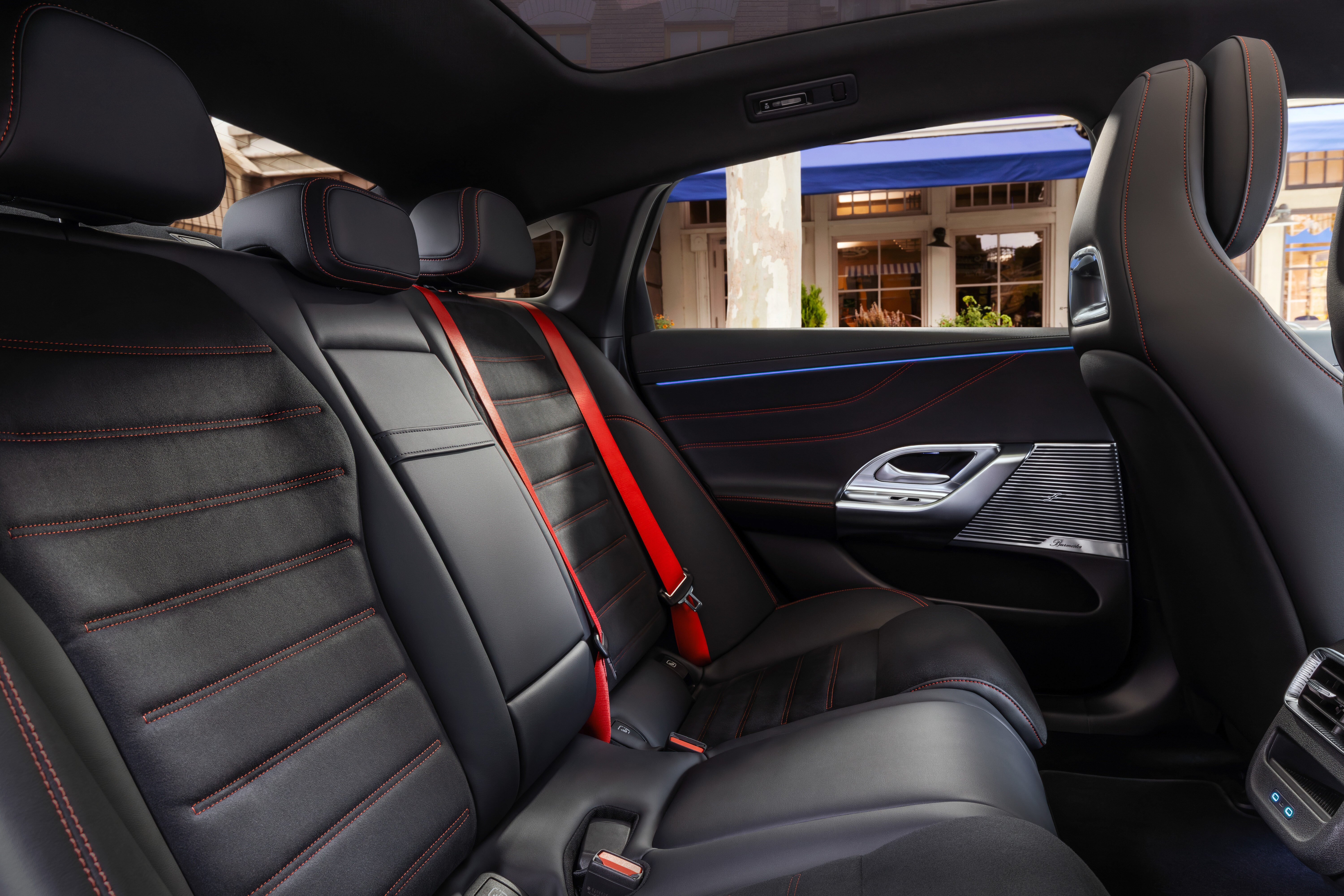 全新 2026 Mercedes-Benz C-Class 纯电动版全球首发!39.1寸 MBUX Hyperscreen、WLTP 续航里程达762公里