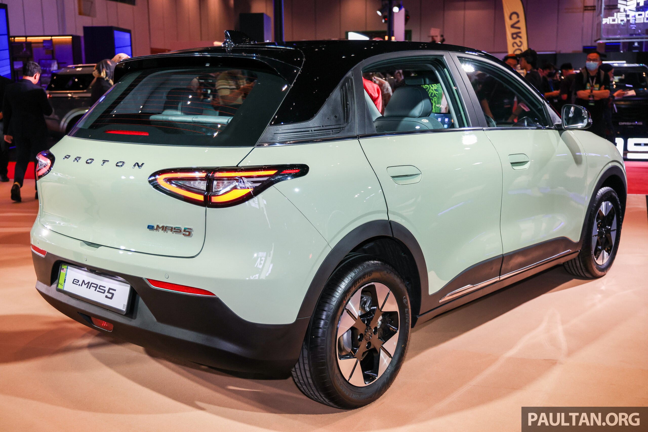 Proton eMas 5 新增 Jade Green 车身配色，Prime 与 Premium 版本均有提供、搭配深色内饰，售价维持不变