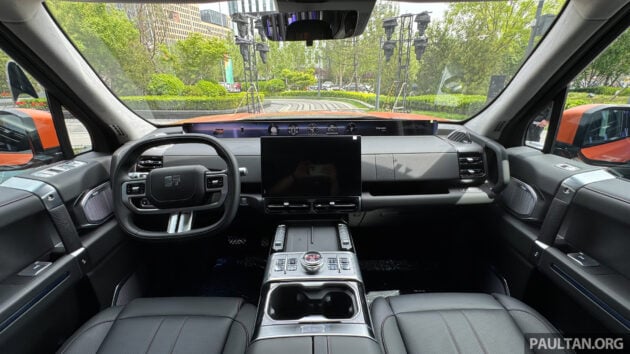 Jetour 捷途纵横 G700, 车长近5.2米的高端越野油电混动SUV, 4.6秒破百, 油电综合里程可达1,400公里, 或将来马!